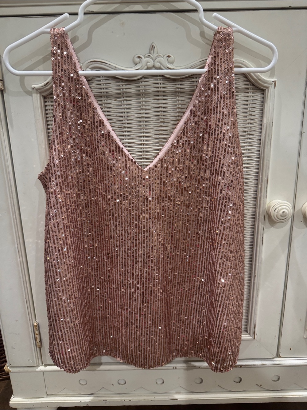 Loft- Sequin V-Neck Tank in Dusty Rose Small